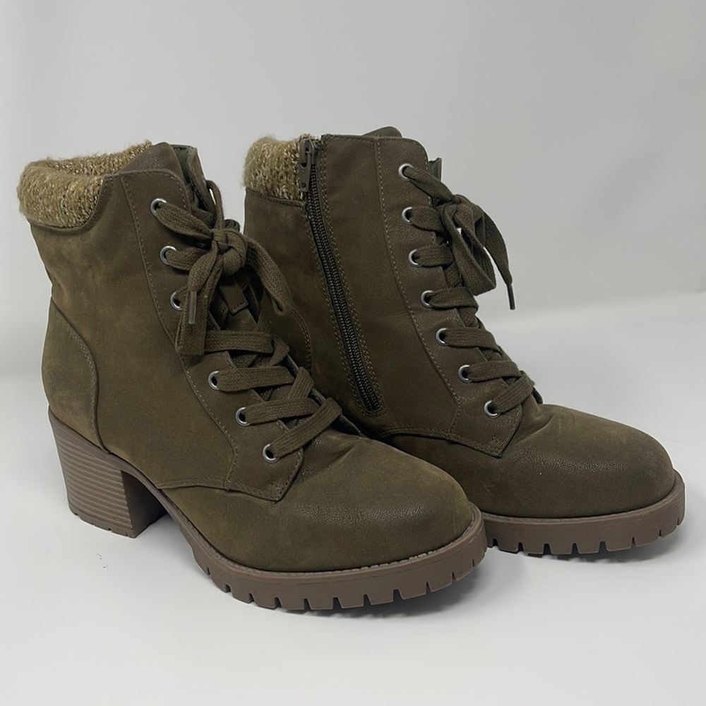 Universal Thread Chunky Booties - Picture 2 of 6